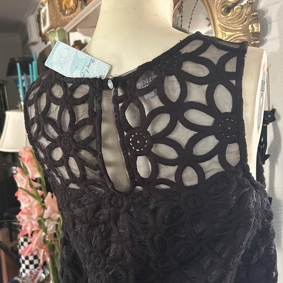 Black Petal Lace Overlay Shift Dress - Picture 6 of 16